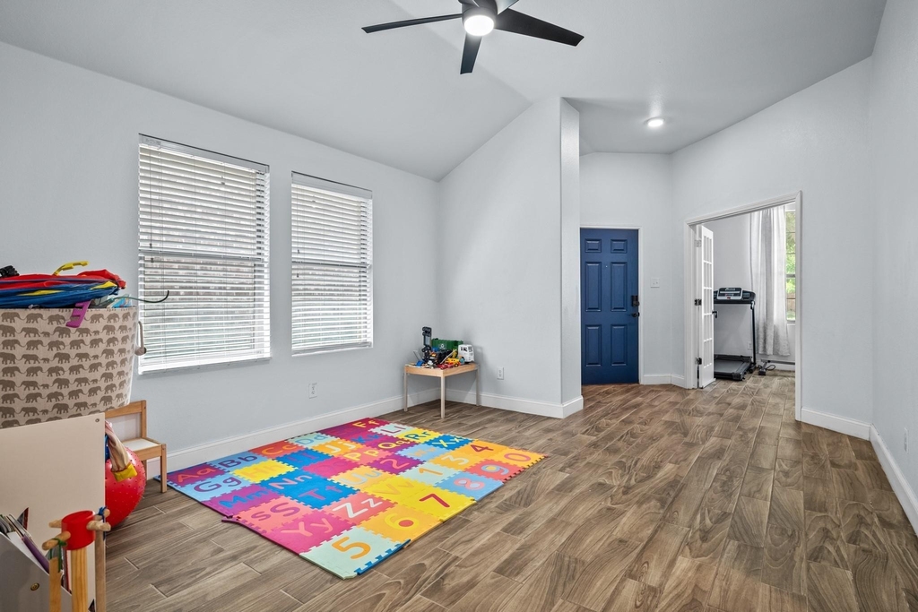 5540 Crestwood Drive - Photo 11