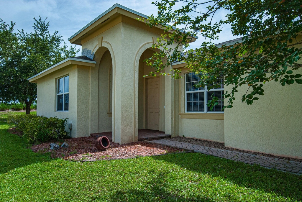 9851 E Verona Circle - Photo 1