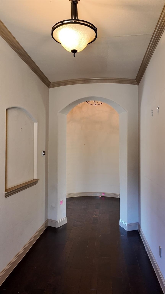 607 Deverson Drive - Photo 2