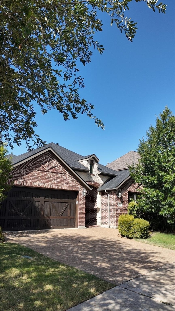 607 Deverson Drive - Photo 1