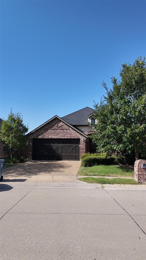 607 Deverson Drive - Photo 0