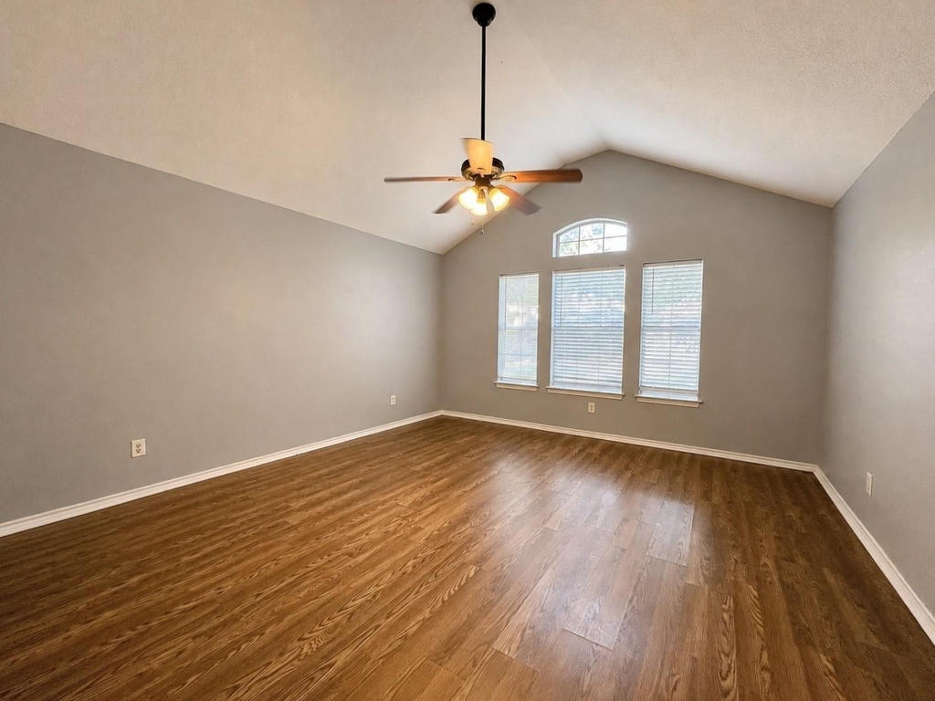 3417 Stanley Avenue - Photo 3