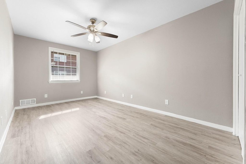 3430 Sockwell Boulevard - Photo 3