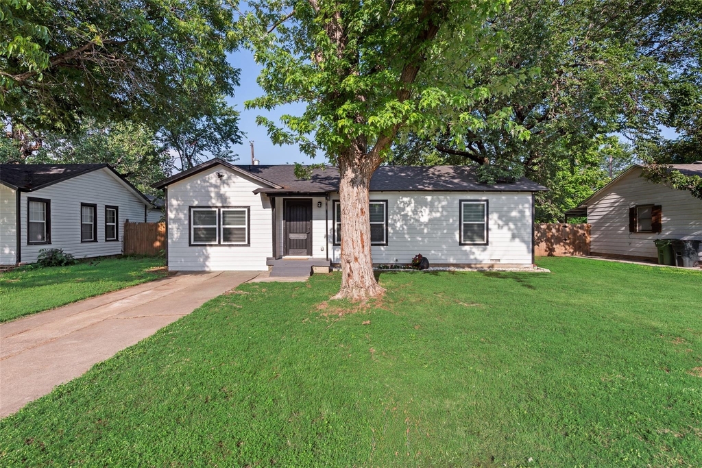 228 Harrison Lane - Photo 0