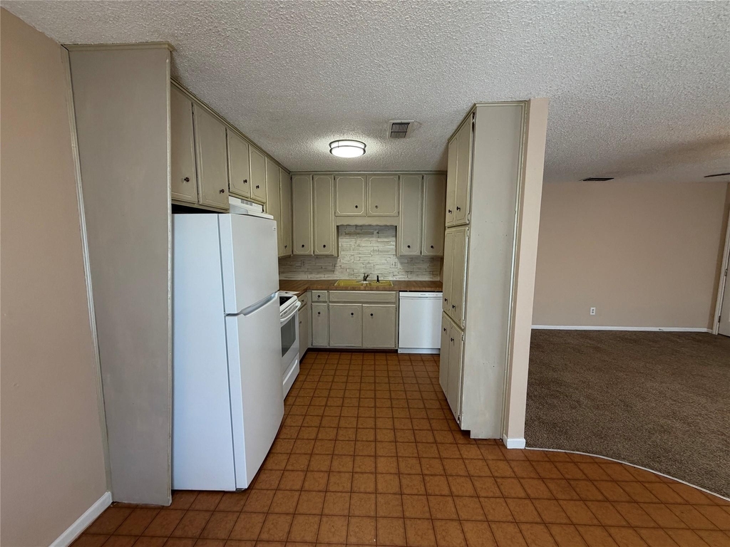 1361 W Mcneill Street - Photo 3