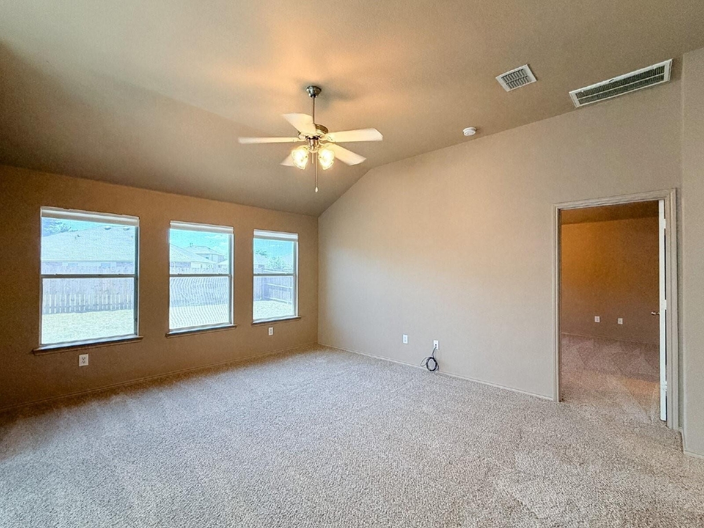 633 Canoe Way - Photo 12