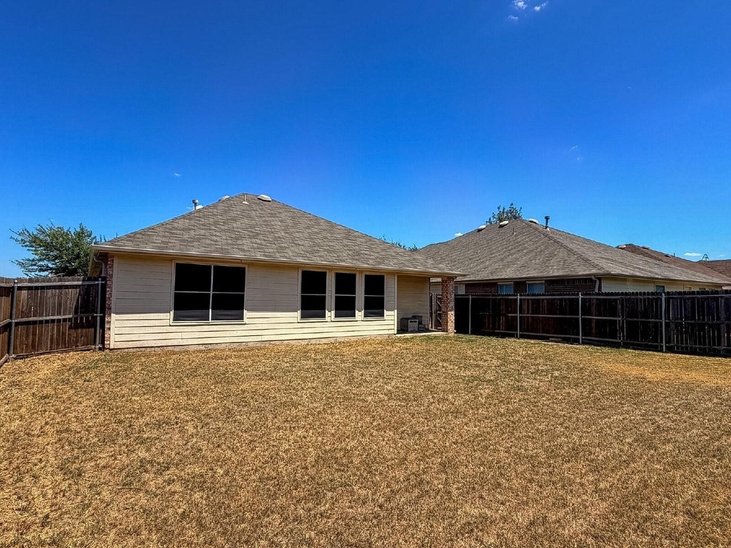 633 Canoe Way - Photo 23