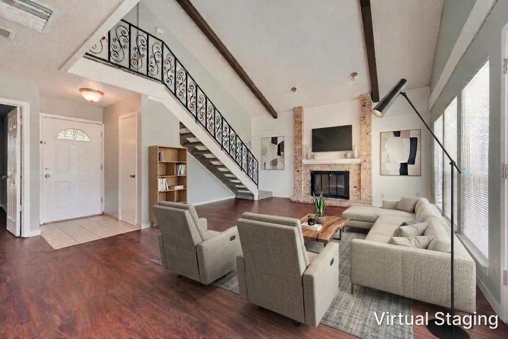 209 N Saint Johns Drive - Photo 1