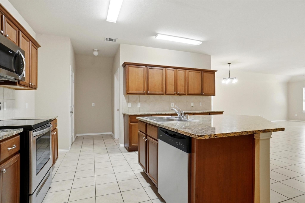 2795 Tanner Street - Photo 2