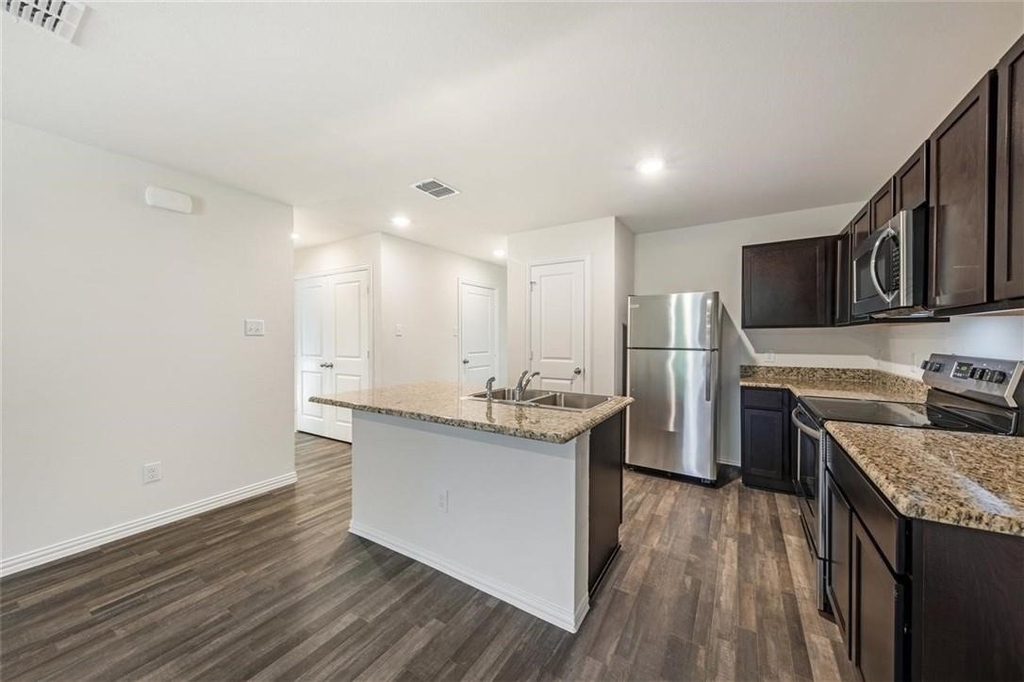 1005 Dawson Street - Photo 4