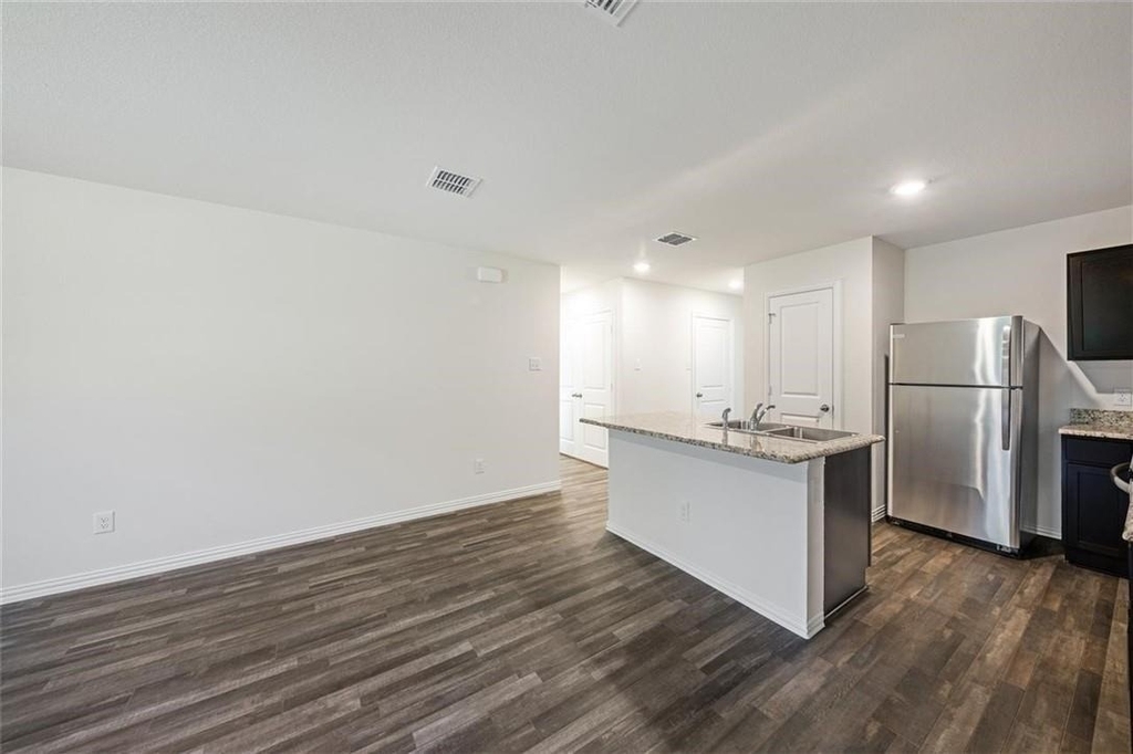 1005 Dawson Street - Photo 6