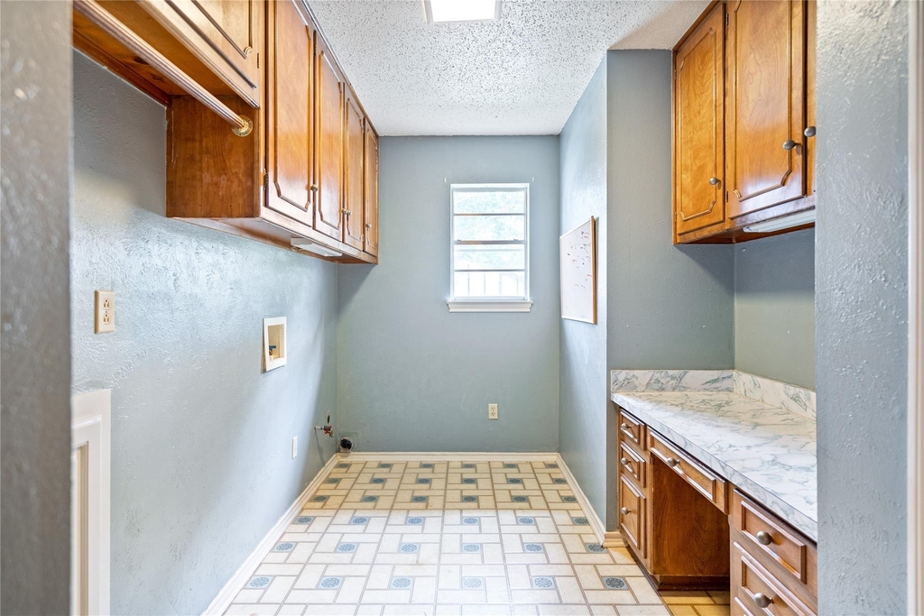 8921 Crosswind Drive - Photo 22