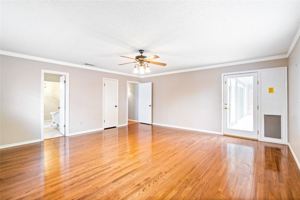 8921 Crosswind Drive - Photo 18