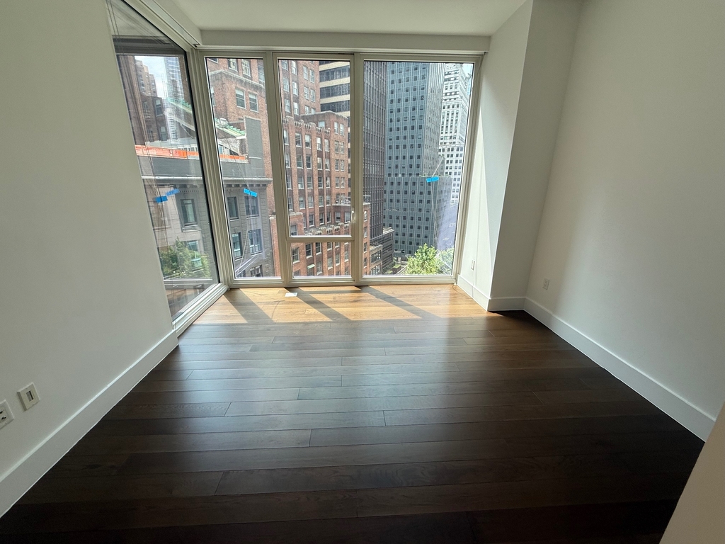 222 East 44th Street - Photo 4