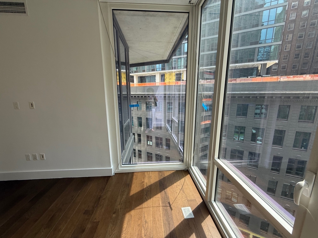 222 East 44th Street - Photo 8