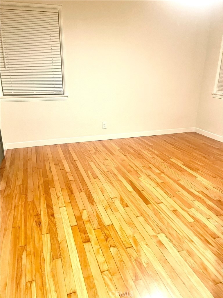 5758 Vineland Avenue - Photo 11
