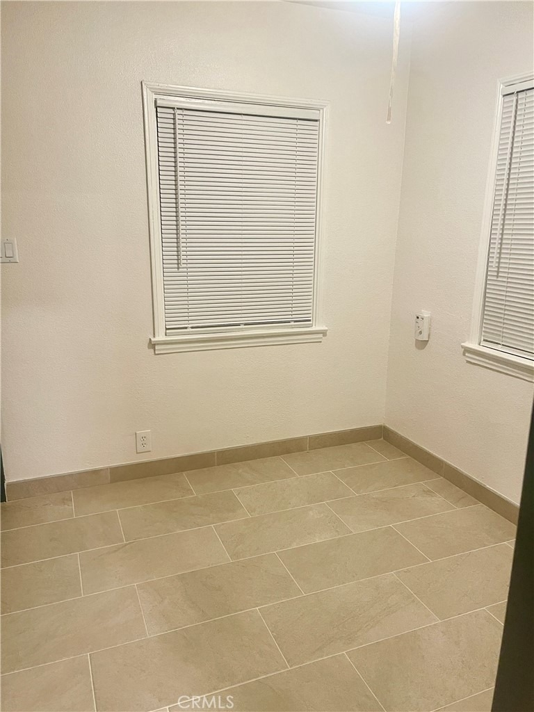 5758 Vineland Avenue - Photo 16