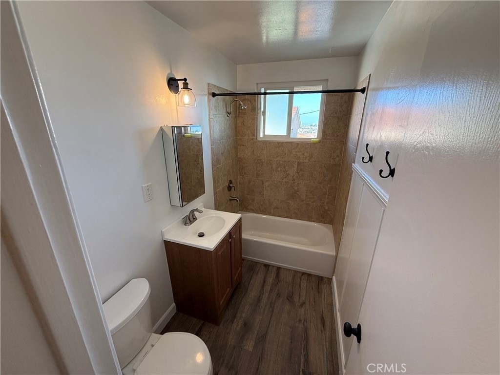 1023 W 19th Street - Photo 12