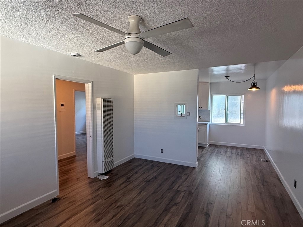 1023 W 19th Street - Photo 11