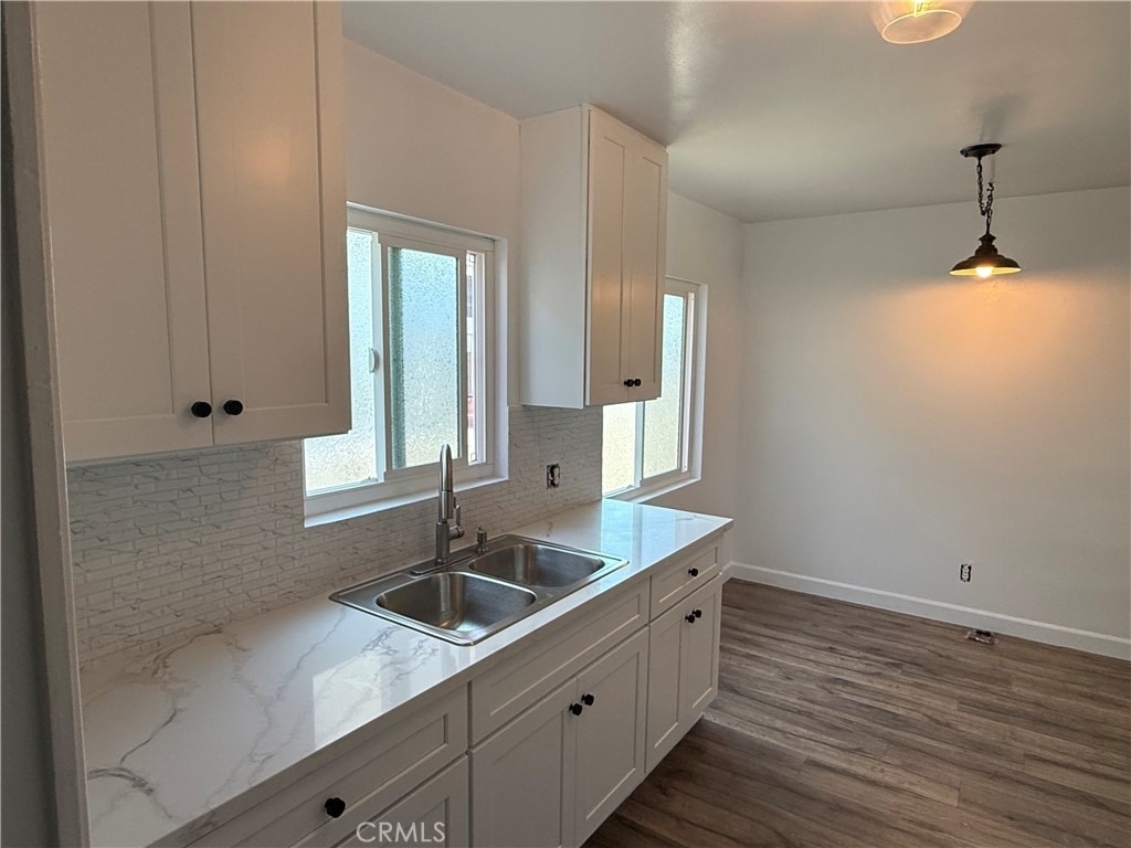 1023 W 19th Street - Photo 5