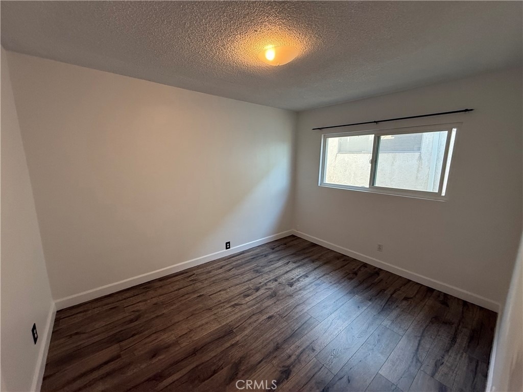 1023 W 19th Street - Photo 16