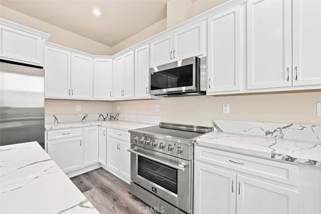 24222 Ocean Avenue - Photo 16