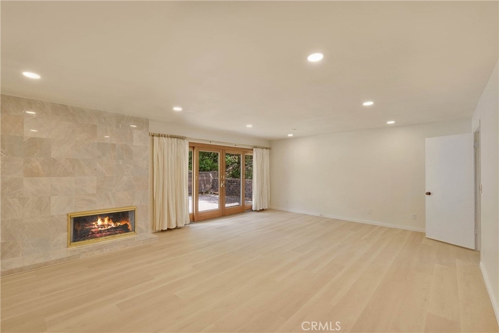 6551 Abbottswood Drive - Photo 5