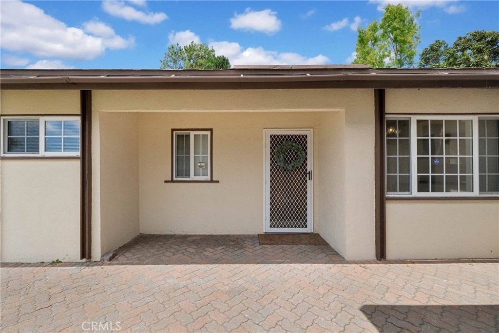 6551 Abbottswood Drive - Photo 3