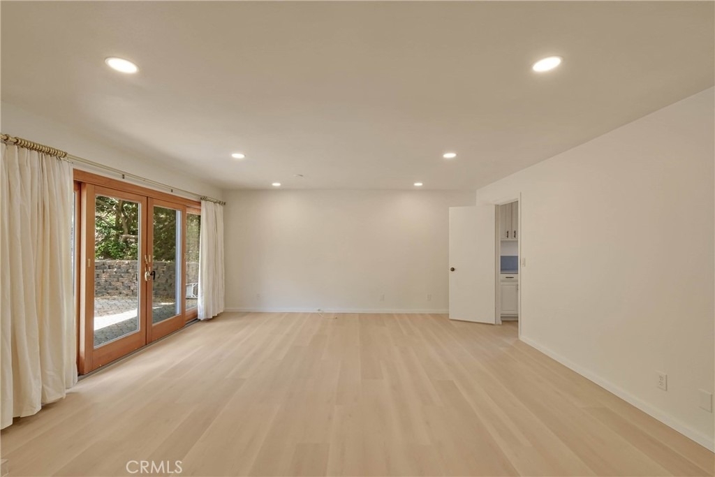 6551 Abbottswood Drive - Photo 6