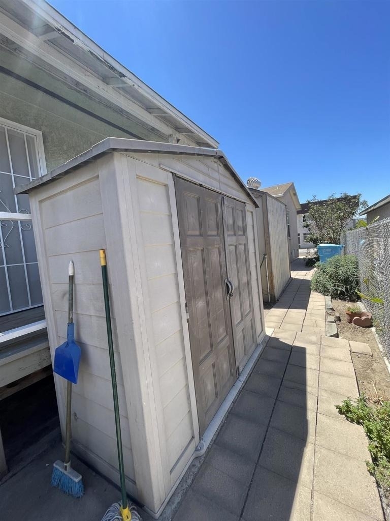 148 W Hall Avenue - Photo 4
