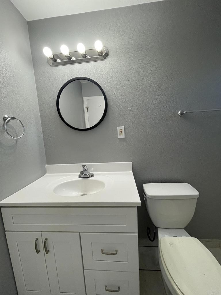 148 W Hall Avenue - Photo 3