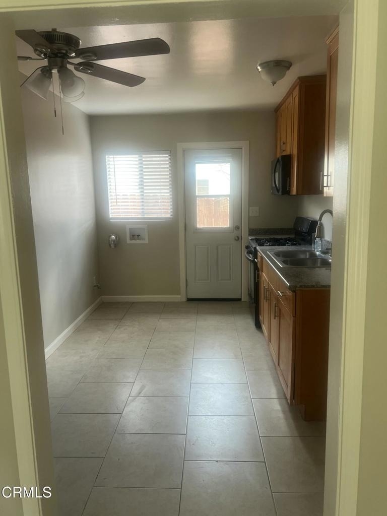 140 W 5th Street - Photo 9