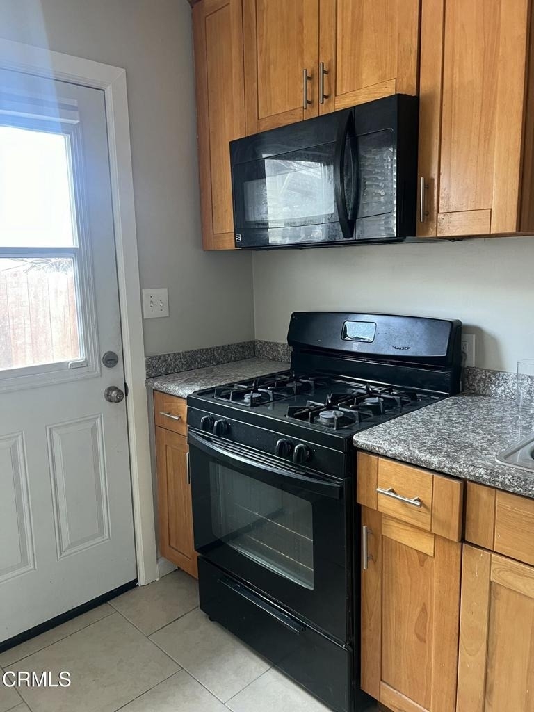 140 W 5th Street - Photo 6