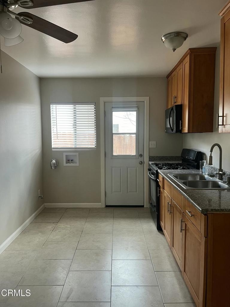 140 W 5th Street - Photo 10