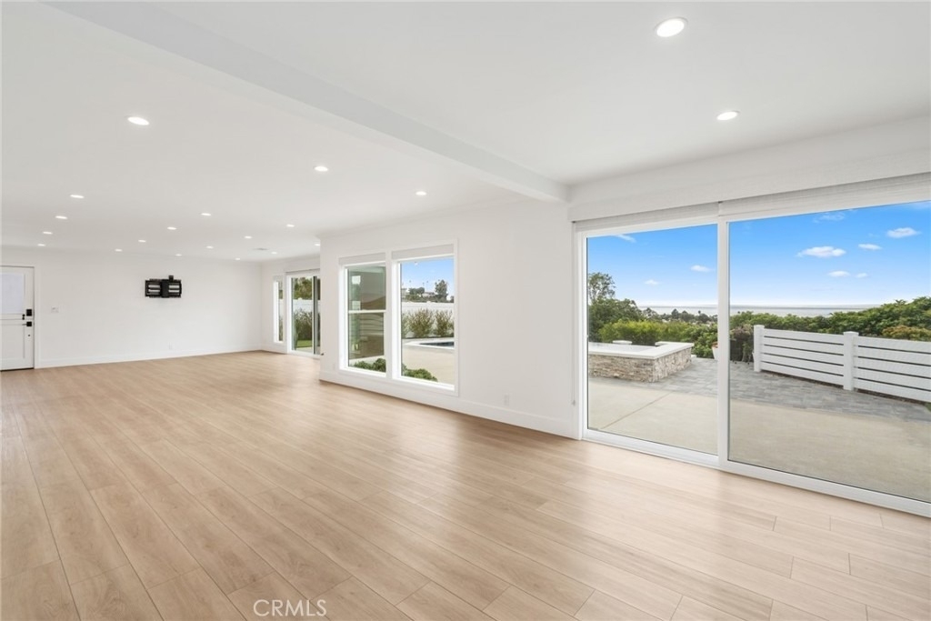 946 Avenida Presidio - Photo 5