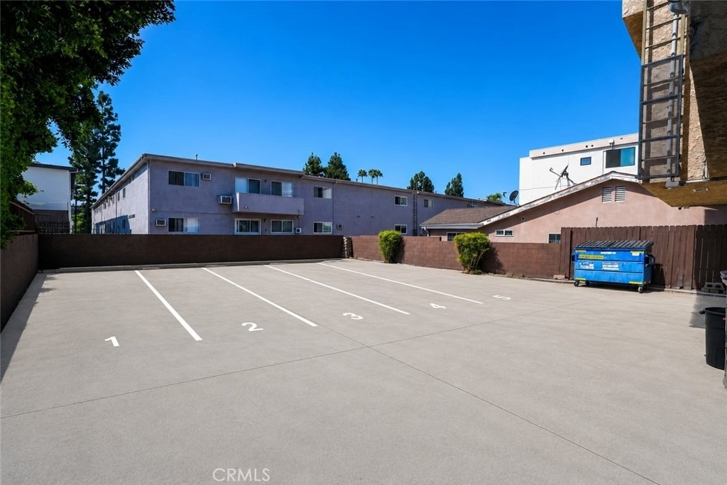 11808 Hamlin Street - Photo 15