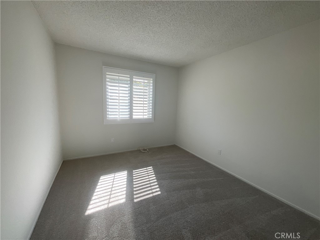 543 Victoria Street - Photo 16
