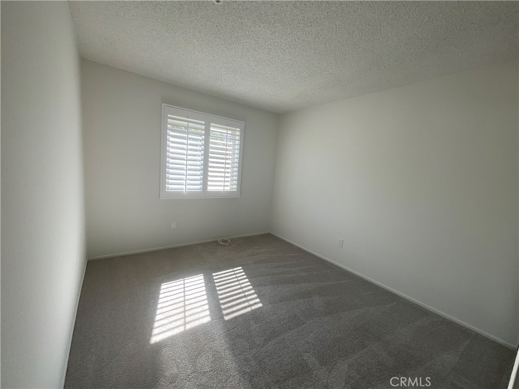 543 Victoria Street - Photo 15