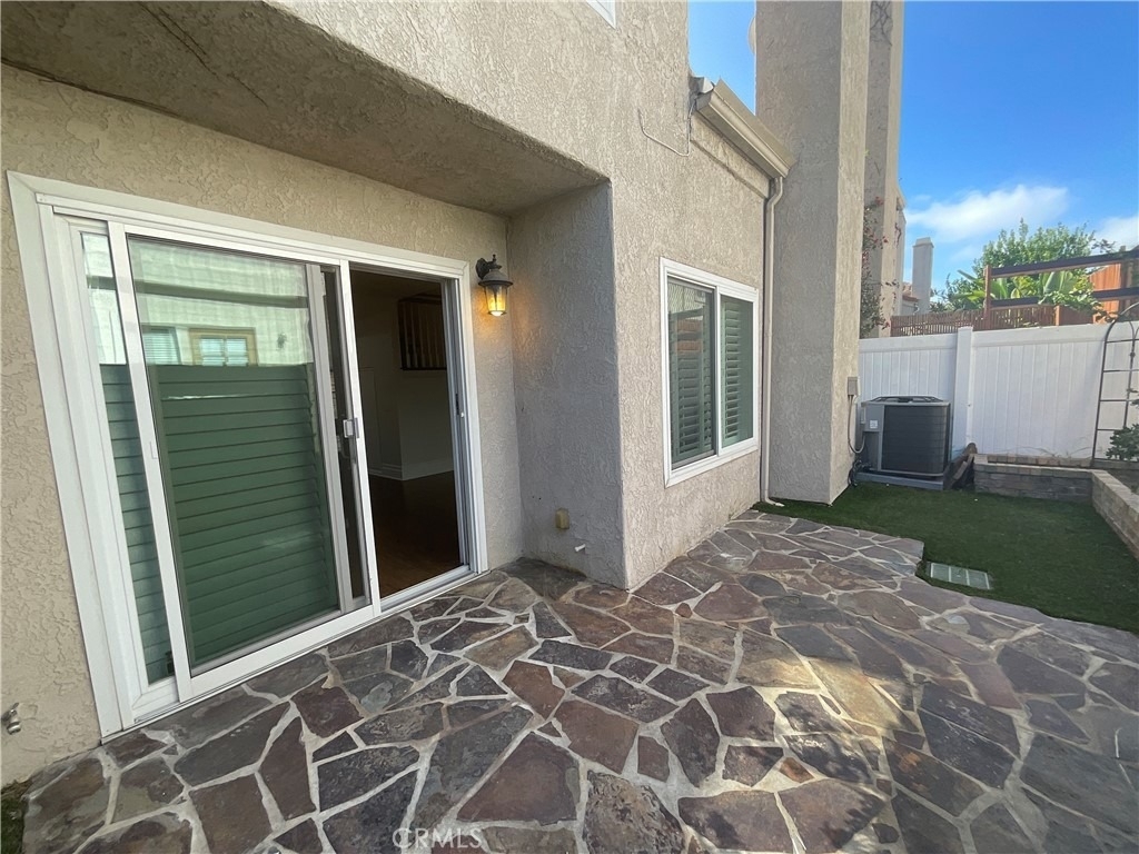 543 Victoria Street - Photo 35