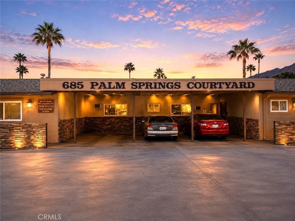 685 E Vista Chino - Photo 4