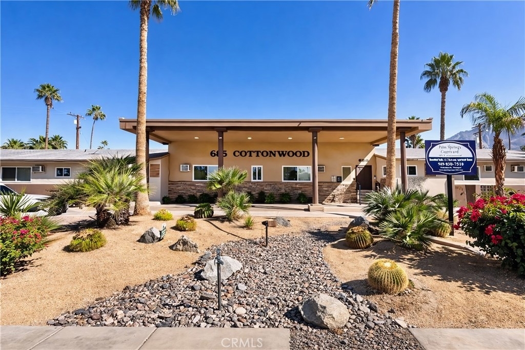 686 E Cottonwood Road - Photo 1