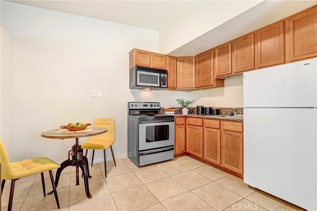 1706 Sessums Drive - Photo 5