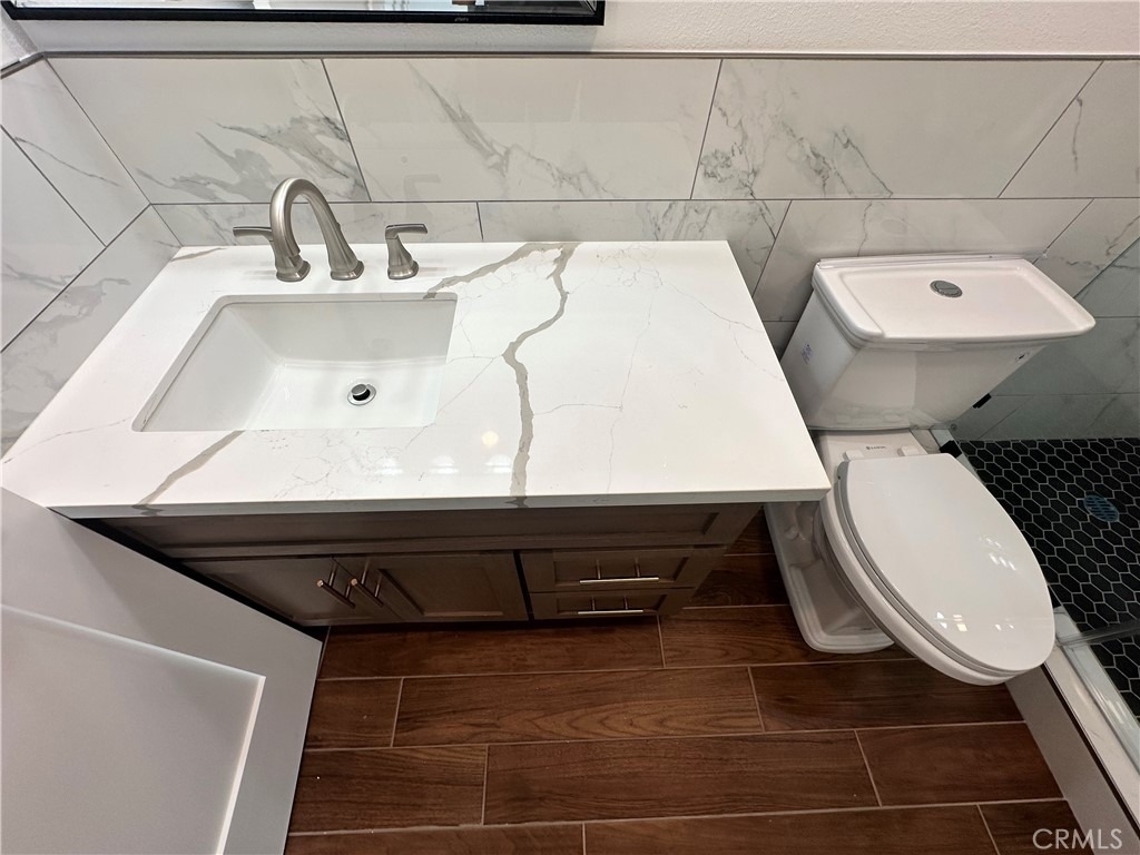 1318 W 131st - Photo 10