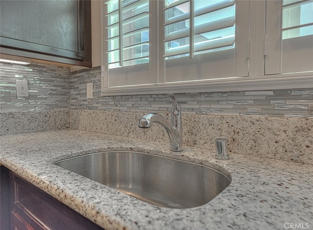 8872 Maple - Photo 14