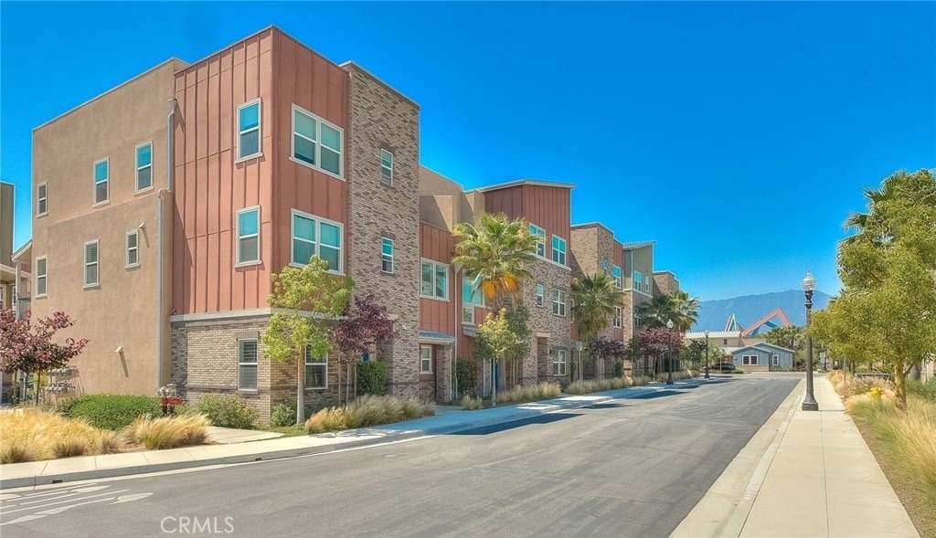 8872 Maple - Photo 1