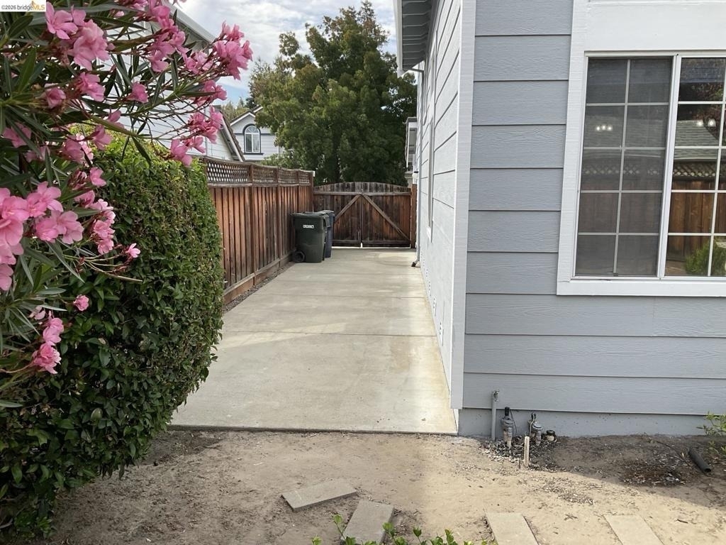 1020 Bellflower Street - Photo 13