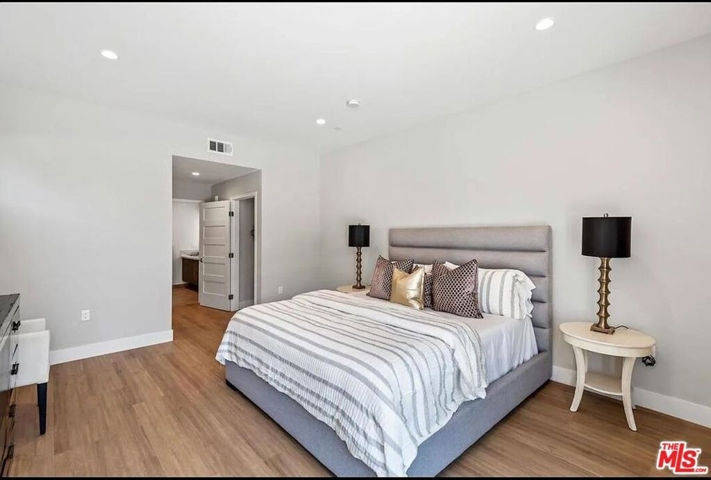 1906 Overland Avenue - Photo 3