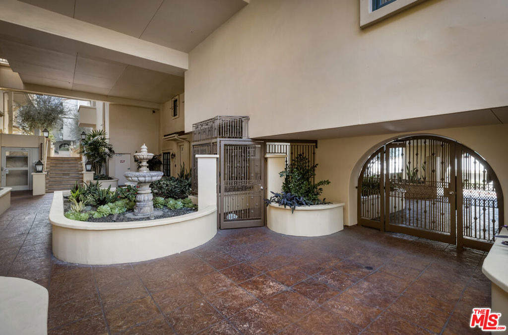 851 N San Vicente Boulevard - Photo 24