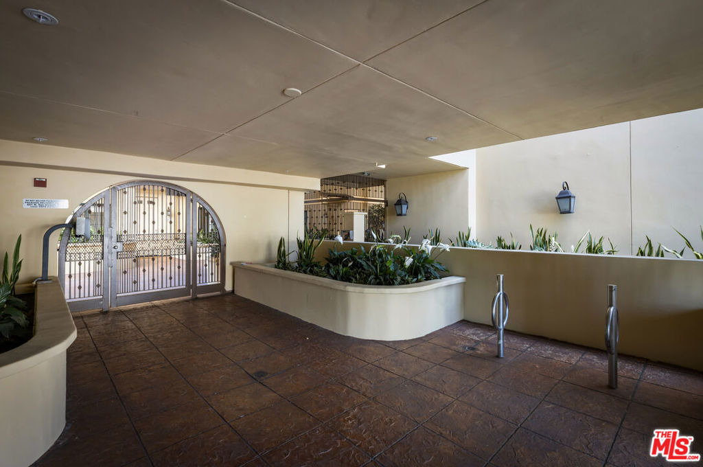 851 N San Vicente Boulevard - Photo 26
