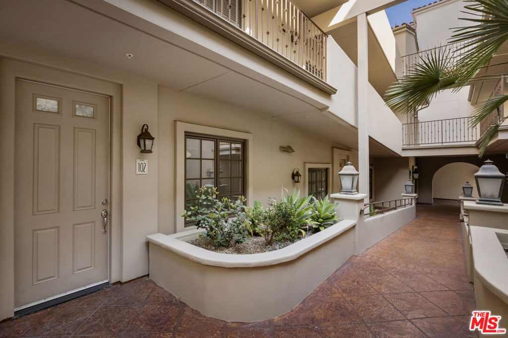 851 N San Vicente Boulevard - Photo 22